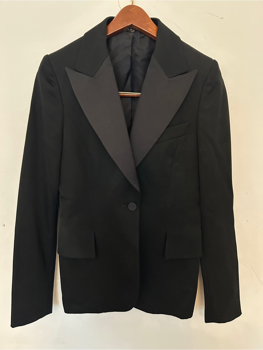 Women’s Gucci Black Peak-Lapel Single-Button Tuxedo Blazer